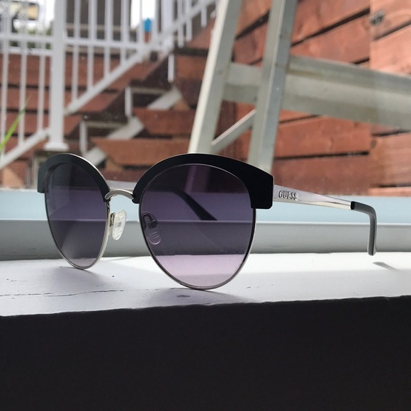 Guess sunglasses - Picture 1 of 2